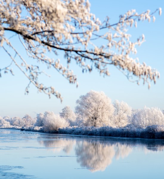 Die Hunte in Oldenburg mit Frost im Winter