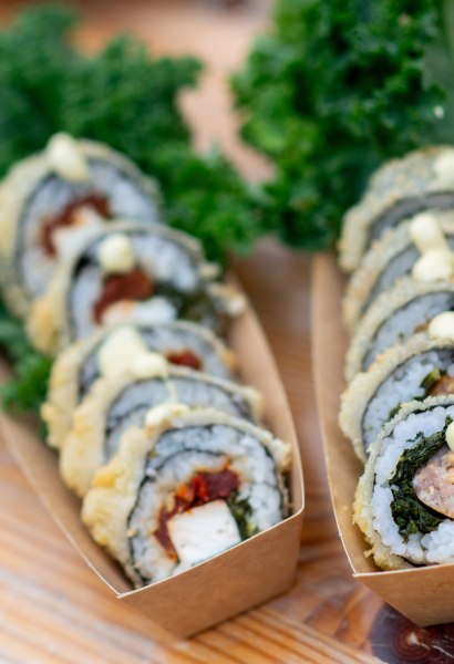 Sushi mit Gr&uuml;nkohl